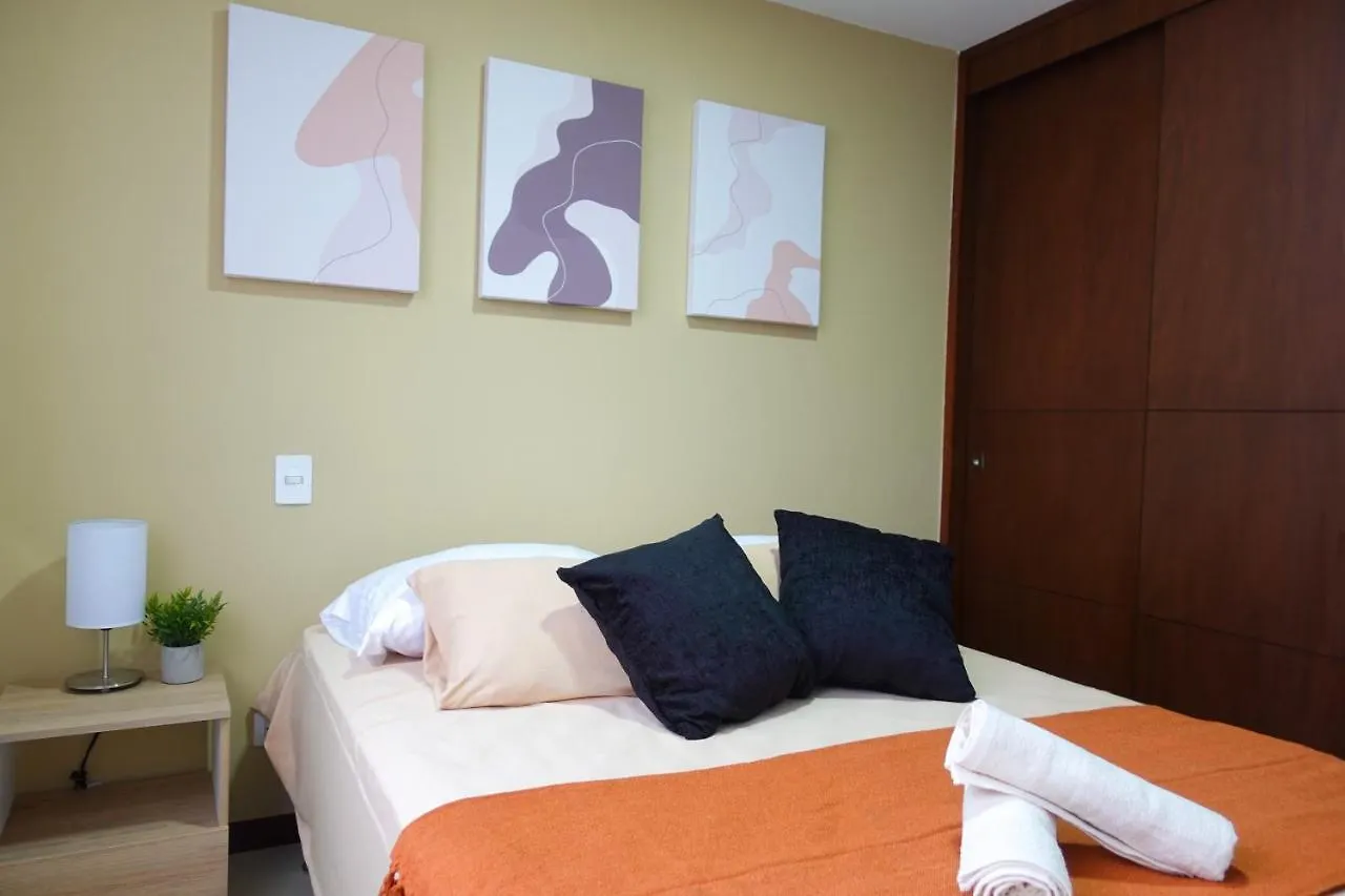 Apartamento Completo Poblado - Ubicacion Central Con Parqueadero Medellin Colombia