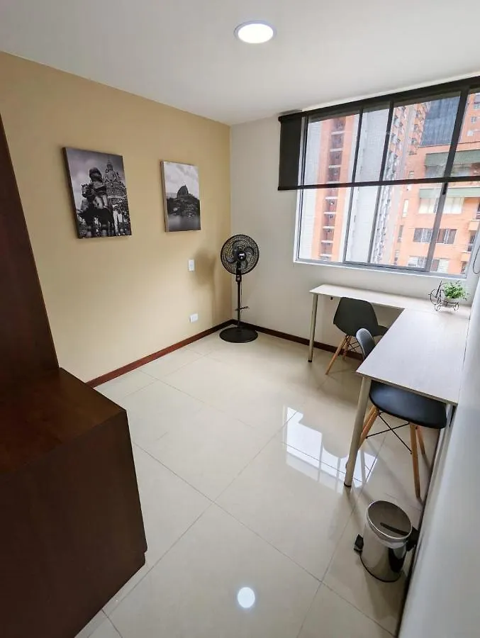 Apartamento Completo Poblado - Ubicacion Central Con Parqueadero Medellin Colombia